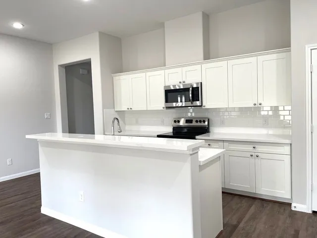 $1,595 | 227 County Road 5017, Cleveland, TX 77327