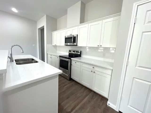 $1,595 | 227 County Road 5017, Cleveland, TX 77327