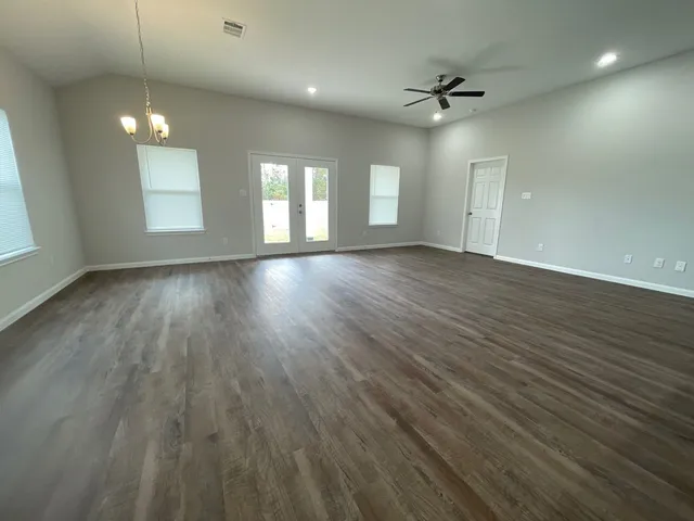 $1,595 | 227 County Road 5017, Cleveland, TX 77327