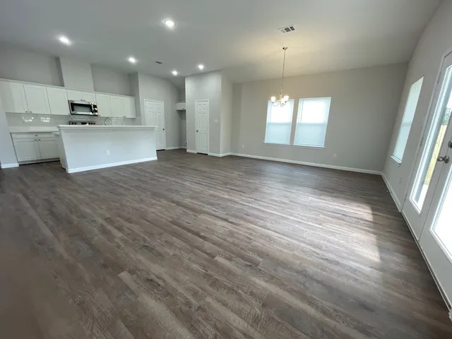 $1,595 | 227 County Road 5017, Cleveland, TX 77327