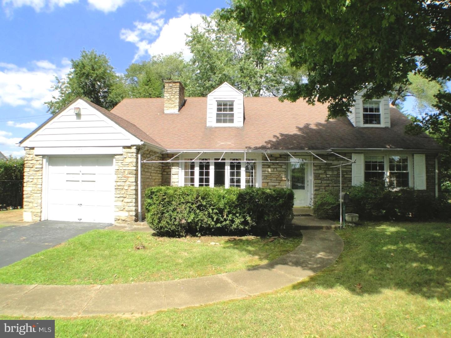 10975 Ellicott Road Philadelphia, PA 19154 - Photo 1 of 25 Exterior Front