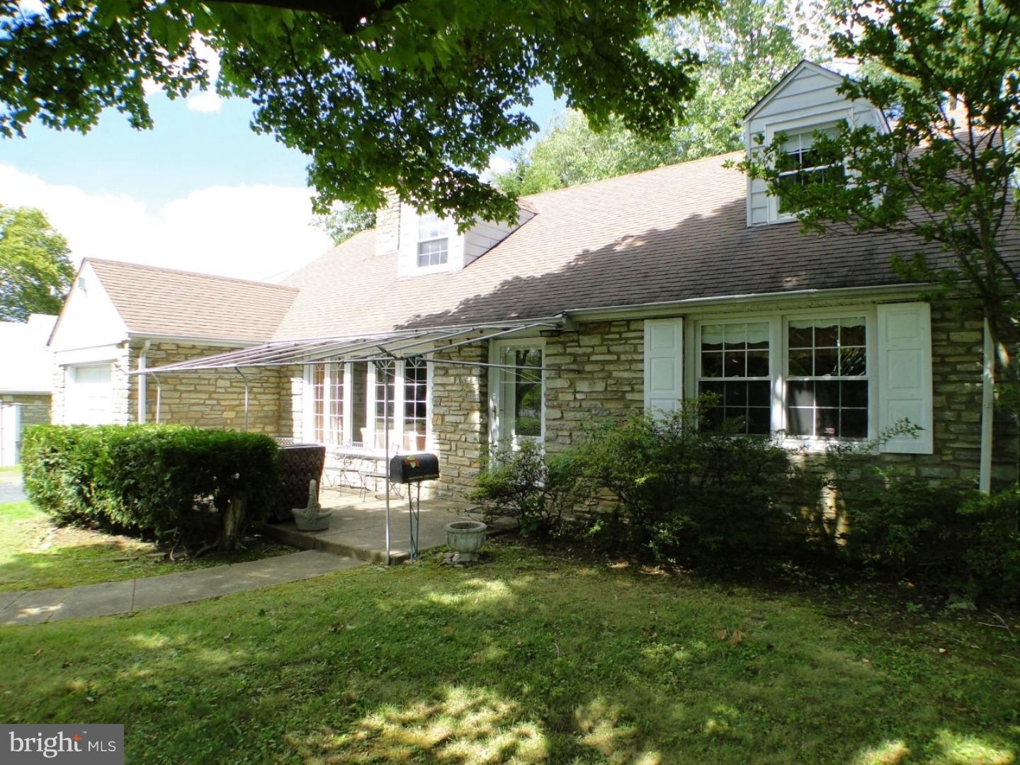 10975 Ellicott Road Philadelphia, PA 19154 - Photo 3 of 25 Patio