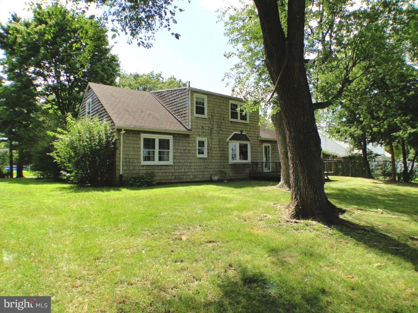 10975 Ellicott Road Philadelphia, PA 19154 - Photo 22 of 25 Back Yard