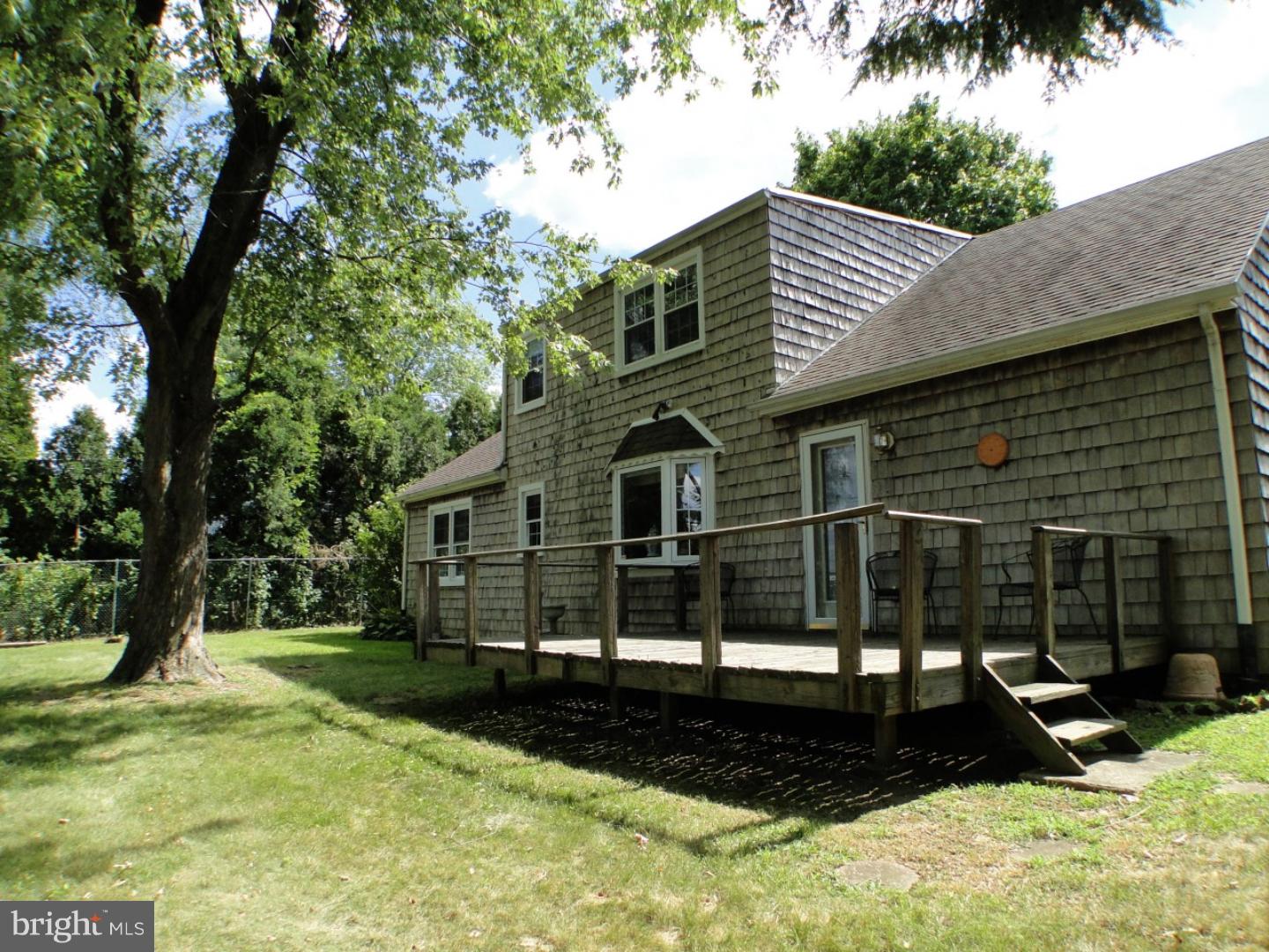 10975 Ellicott Road Philadelphia, PA 19154 - Photo 23 of 25 Deck