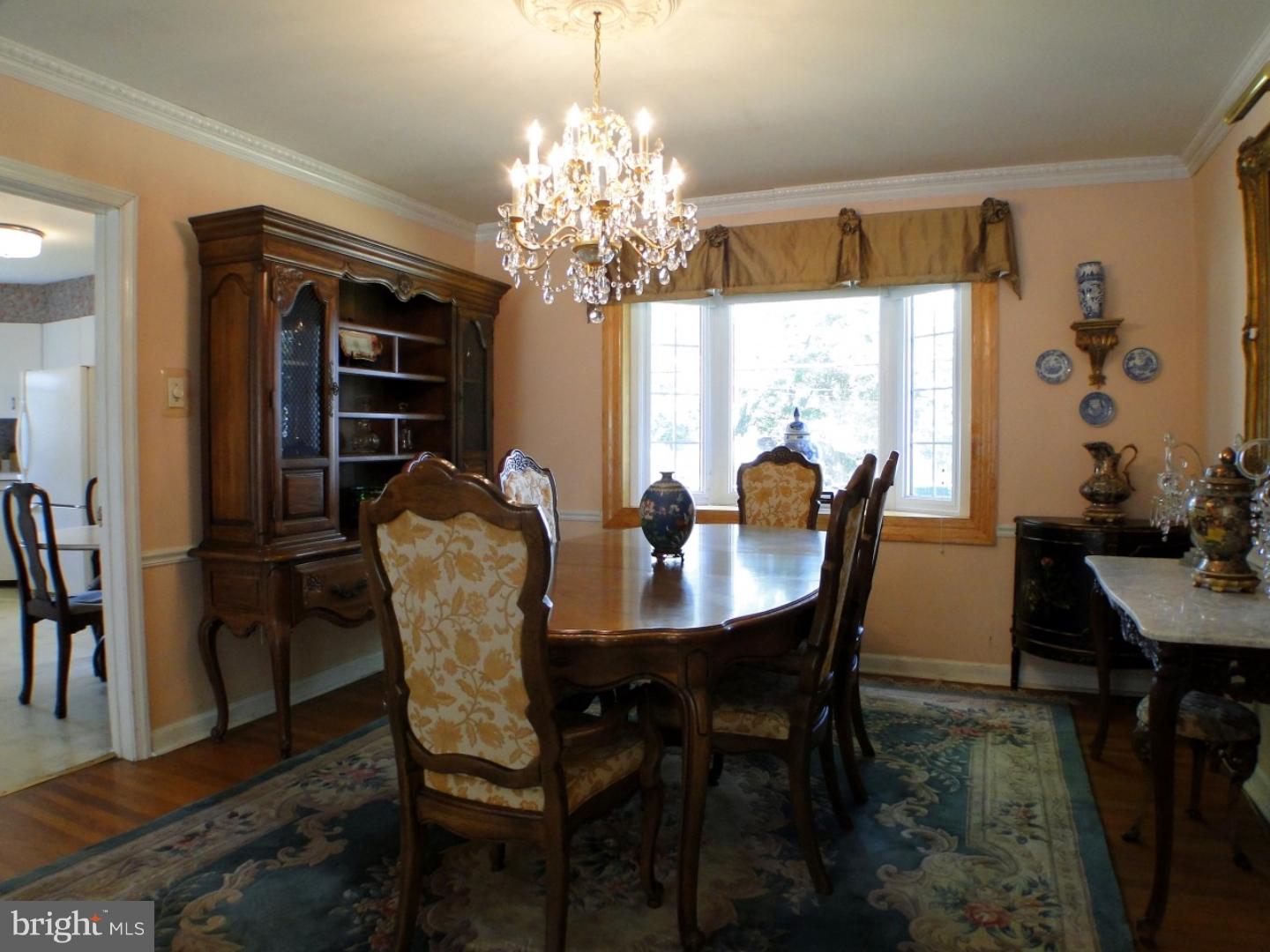 10975 Ellicott Road Philadelphia, PA 19154 - Photo 8 of 25 Dining Room