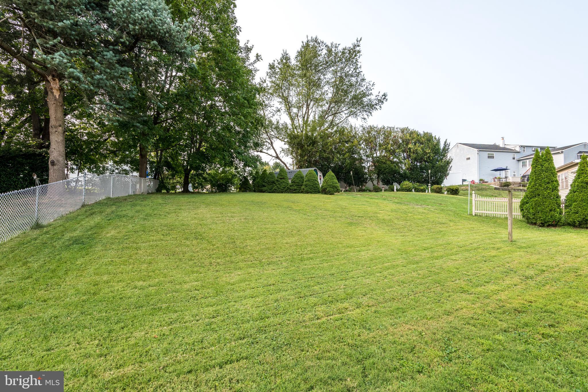 1252 June Road Warminster, PA 18974 - Photo 3 of 22 Backyard