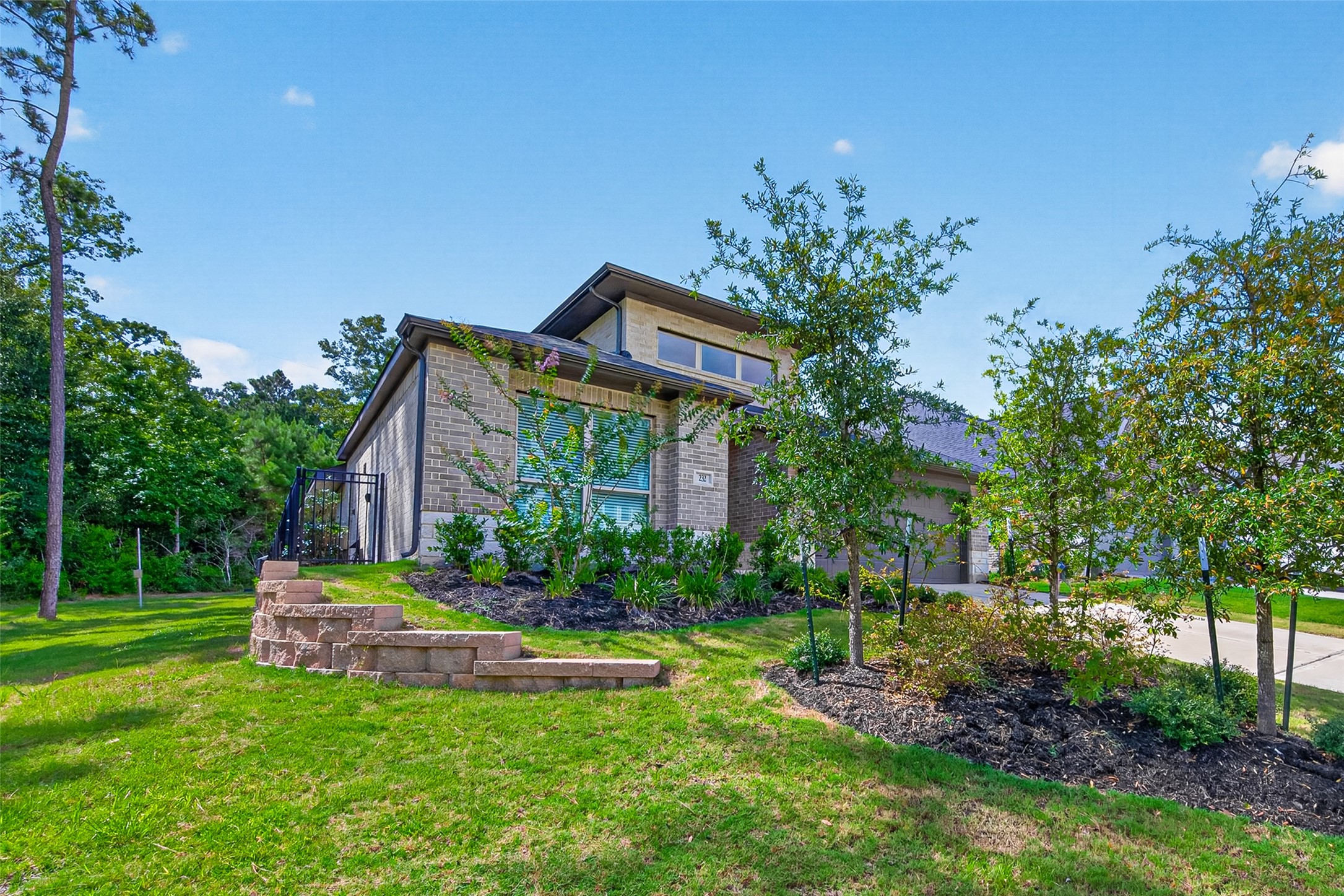 232 West Netleaf Court Montgomery, TX 77316 - Photo 2 of 50
