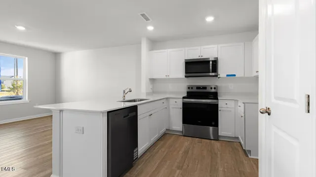 $271,362 | 559 Stream Walk Crossing, Zebulon, NC 27597