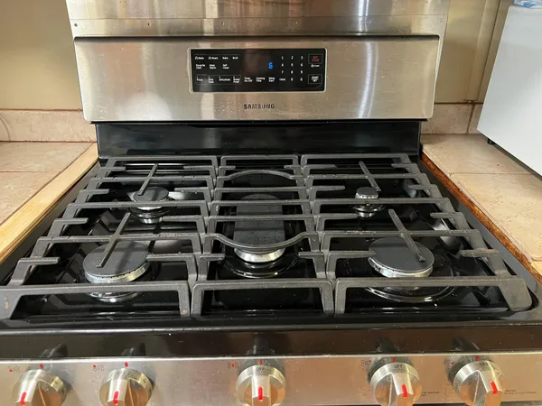 a close view of stove