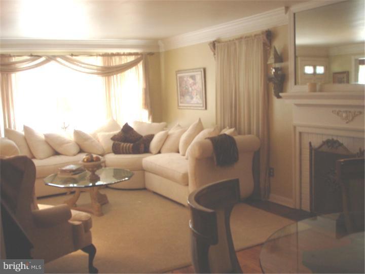 105 Devonwood Lane Devon, PA 19333 - Photo 2 of 10 Living Room