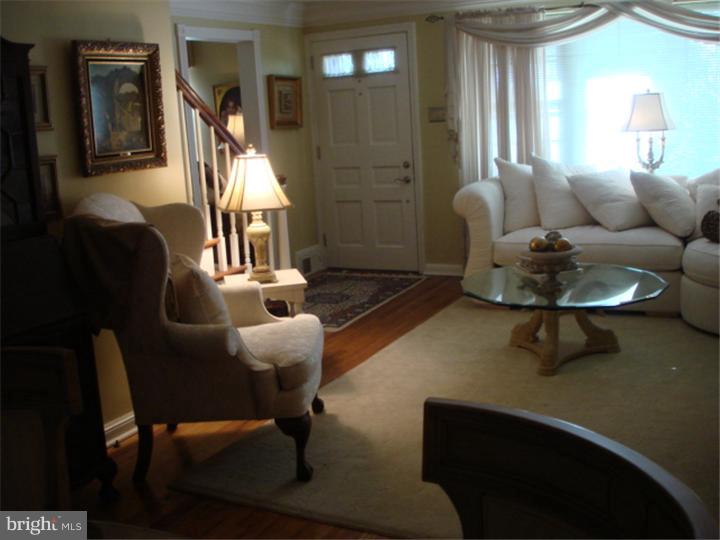 105 Devonwood Lane Devon, PA 19333 - Photo 4 of 10 Living Room