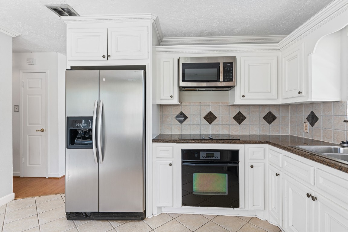 7019 Sandy Knolls Drive Spring, TX 77379 - Photo 10 of 25