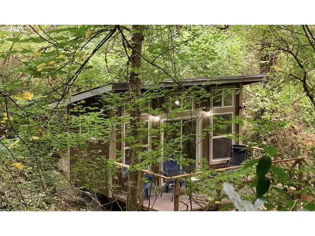 a view of a bathroom