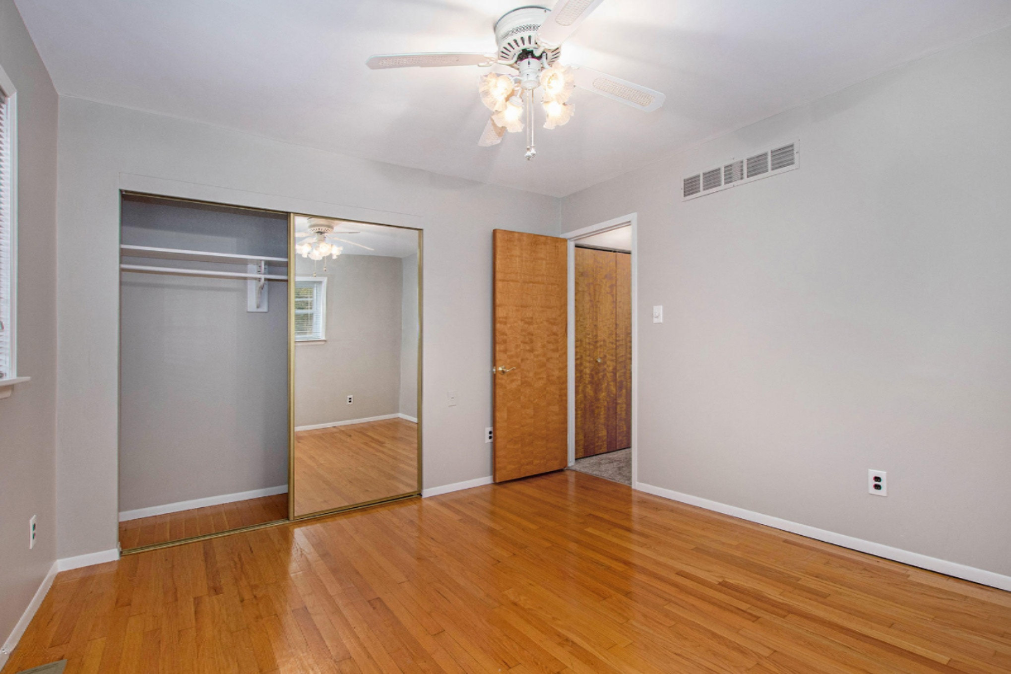 56721 Cowling Road Three Rivers, MI 49093 - Photo 23 of 36 3rd Bedroom
