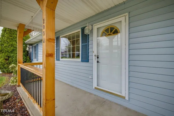 $1,200 | 209 Cherry Street, Unit A, Mount Carmel, TN 37645