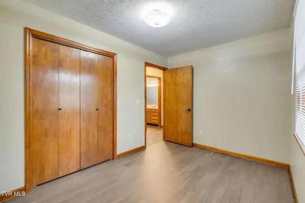 $1,200 | 209 Cherry Street, Unit A, Mount Carmel, TN 37645