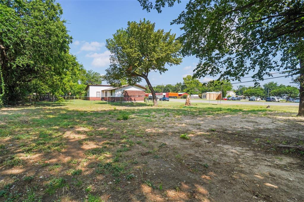 313 West Highway 199 Springtown, TX 76082 - Photo 2 of 4