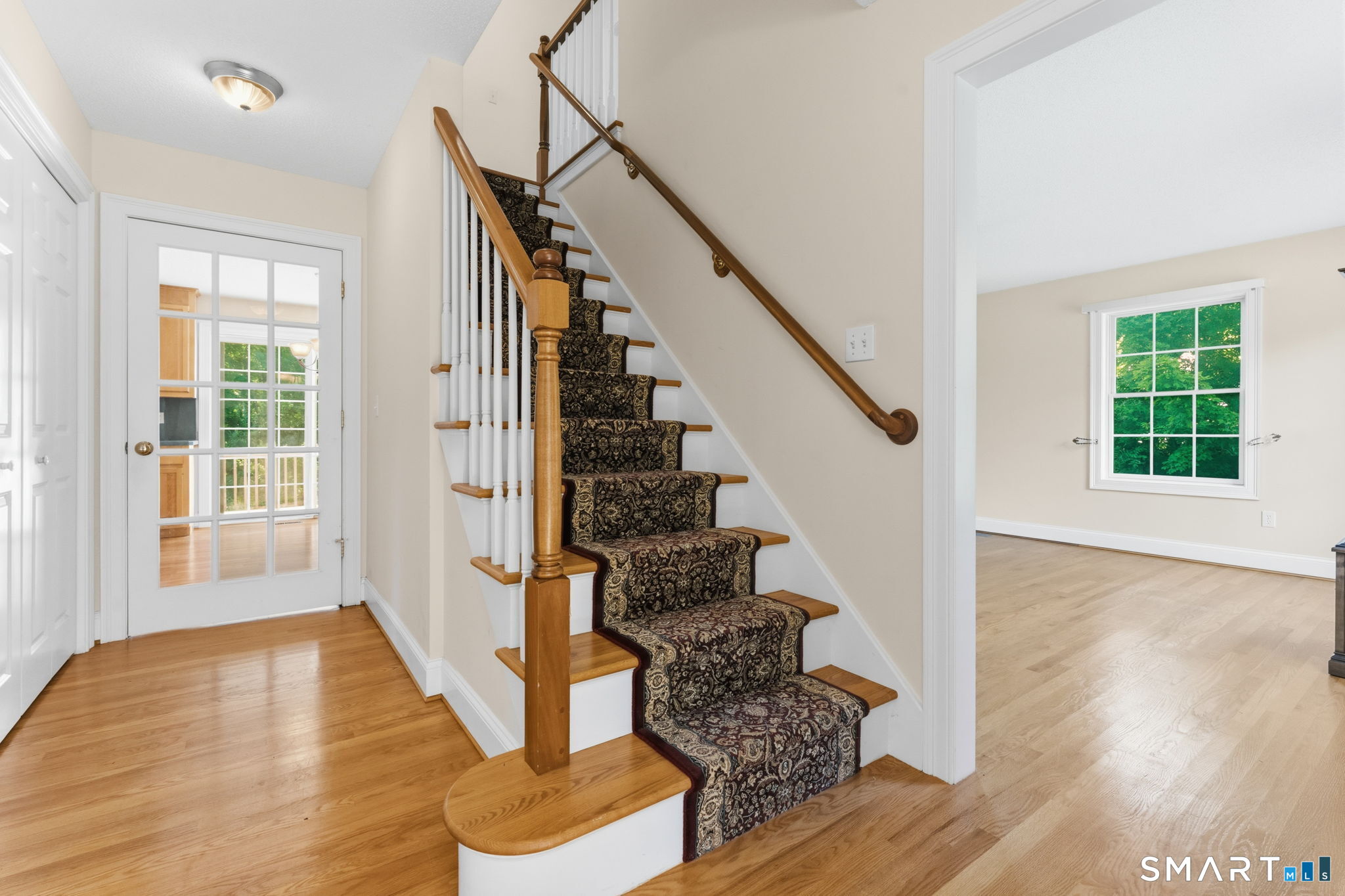 12 Juniper Road Bloomfield, CT 06002 - Photo 15 of 40 Living room off of Foyer - all hardwood flooring.