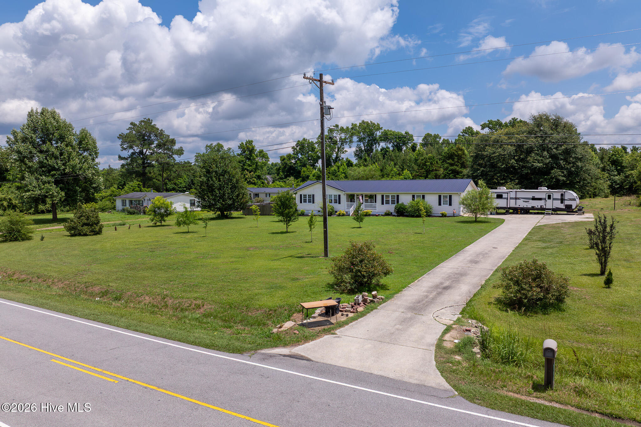388 Comfort Road Richlands, NC 28574 - Photo 10 of 97