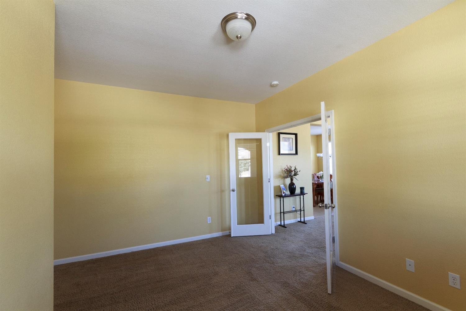 557 Abbott Avenue Reedley, CA 93654 - Photo 5 of 27 Gallery Image 5
