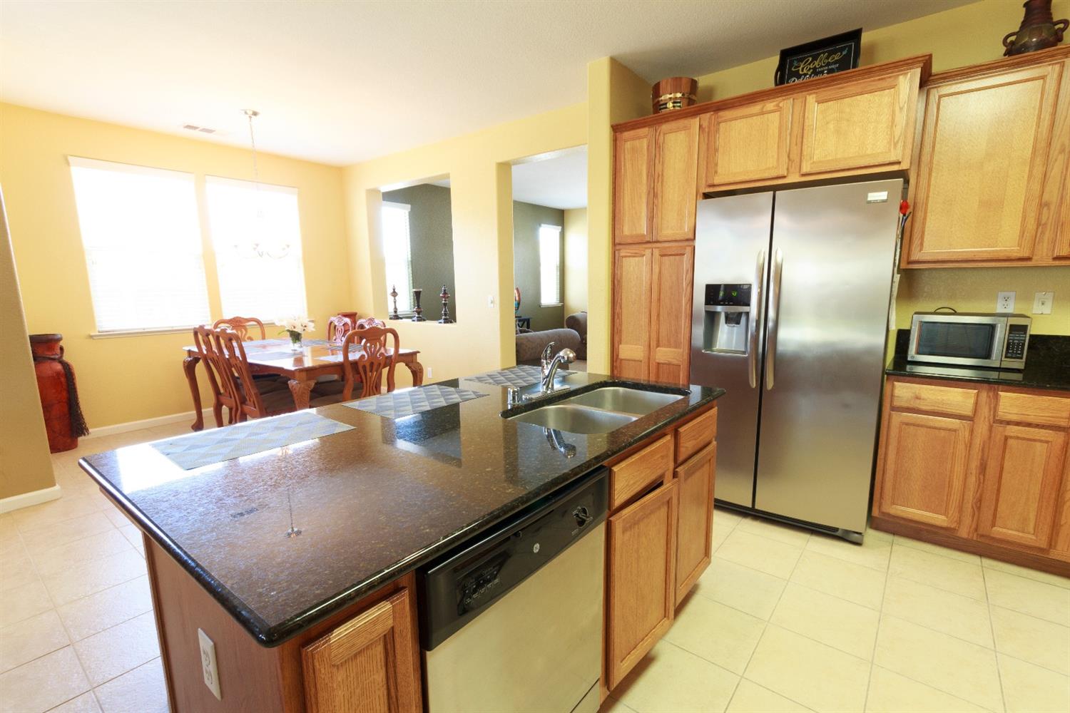 557 Abbott Avenue Reedley, CA 93654 - Photo 10 of 27 Gallery Image 10