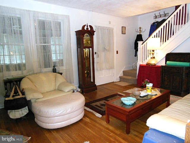 3509 Grantley Road Baltimore, MD 21215 - Photo 7 of 30 Living Room