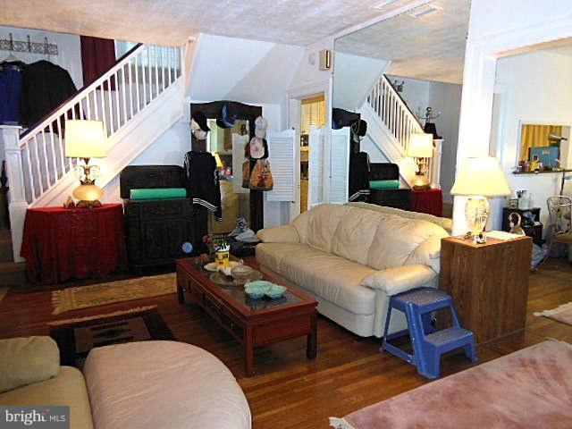 3509 Grantley Road Baltimore, MD 21215 - Photo 8 of 30 Living Room