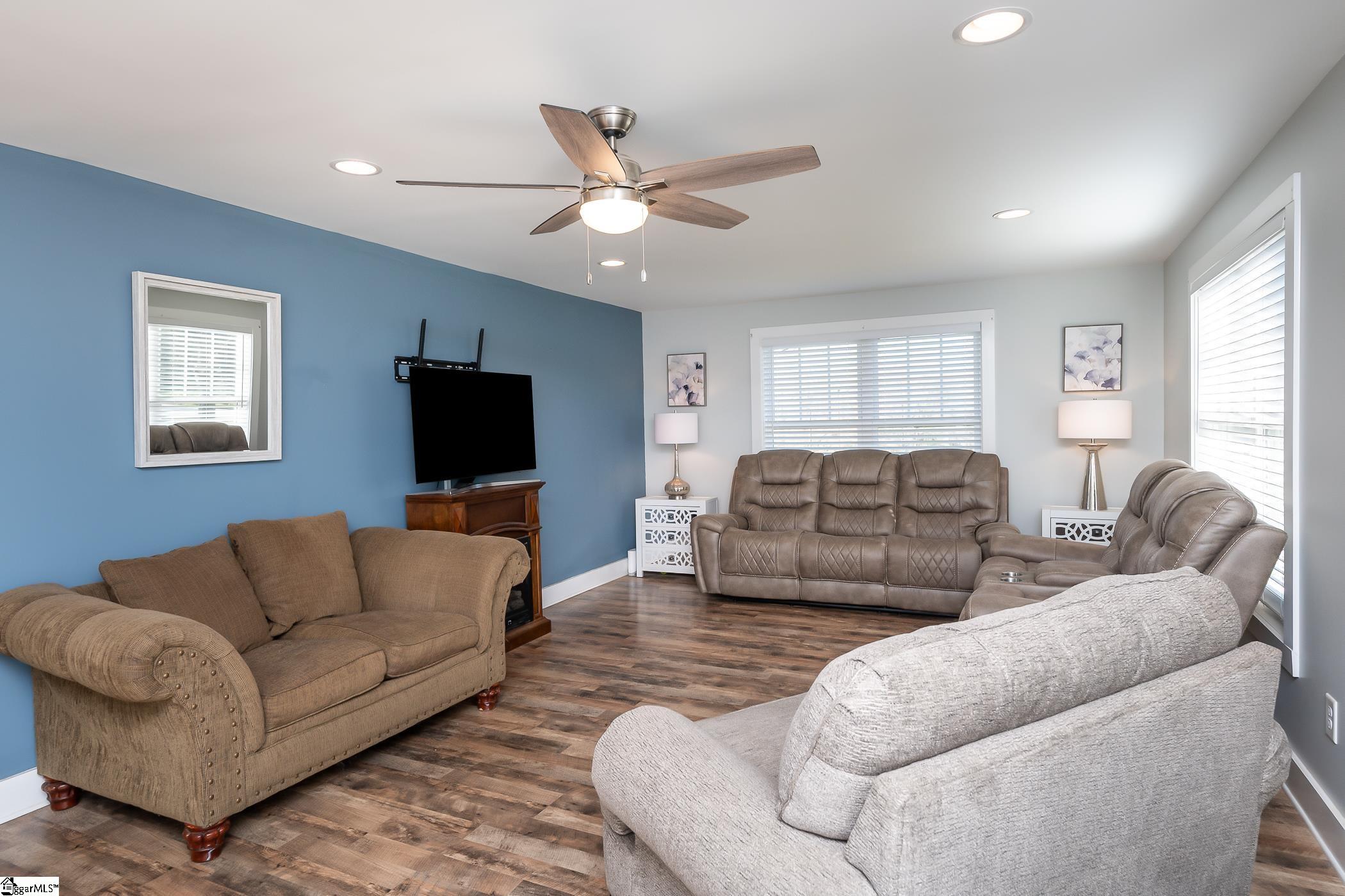 304 State Rd S-39-127 Liberty, SC 29657 - Photo 5 of 35