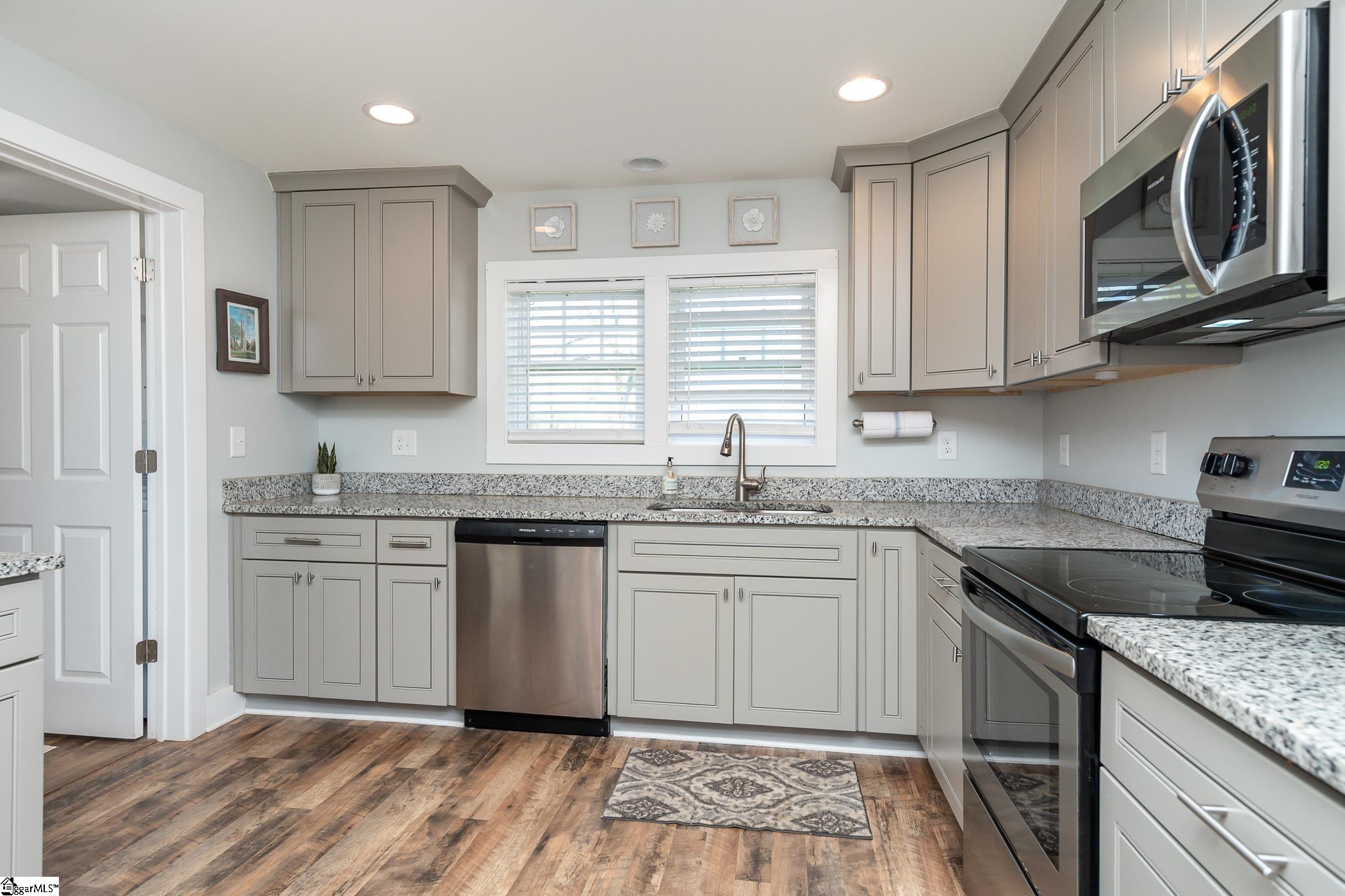 304 State Rd S-39-127 Liberty, SC 29657 - Photo 8 of 35