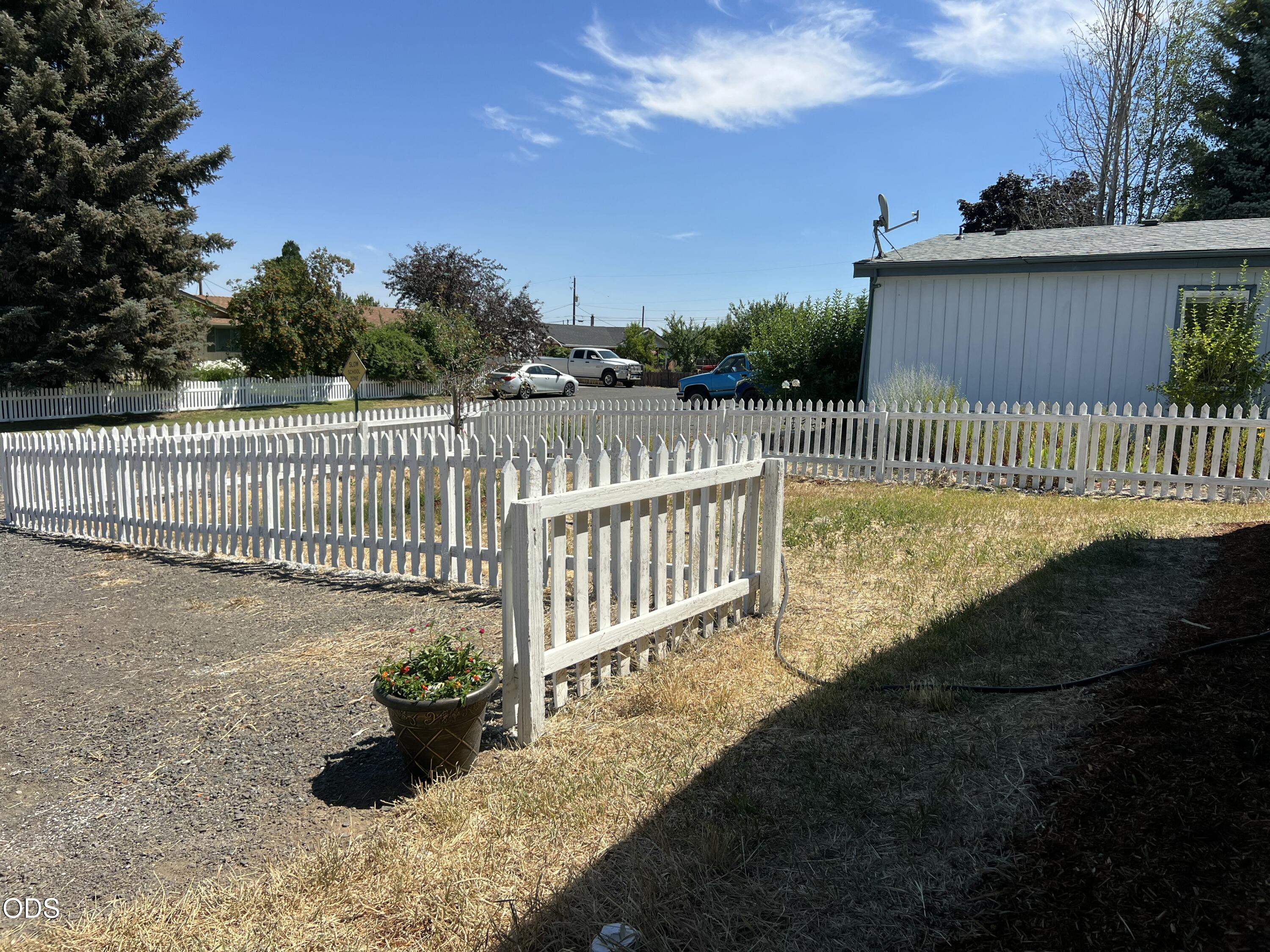 424 4th Street Metolius, OR 97741 - Photo 4 of 25