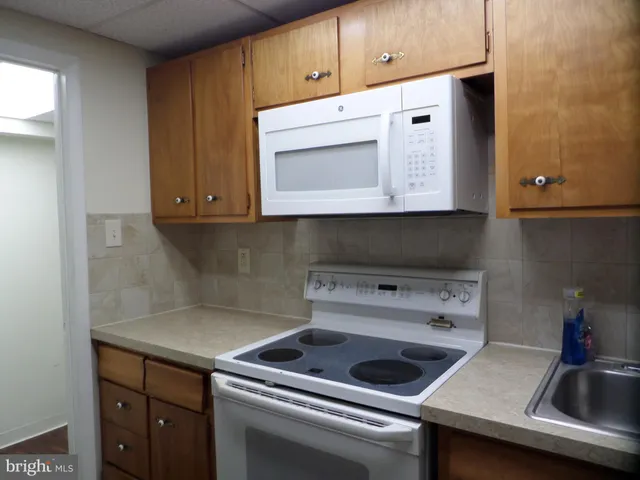 $1,950 | 34 East Holland Road, Unit A, Southampton, PA 18966