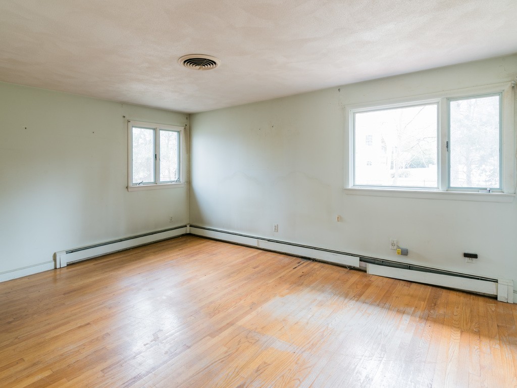 35 Bellingham Road Brookline, MA 02467 - Photo 7 of 14 Gallery Image 7