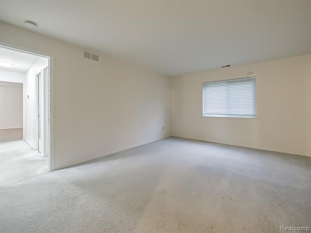 30414 Orchard Lake Road, Unit 12 Farmington, MI 48334 - Photo 10 of 33