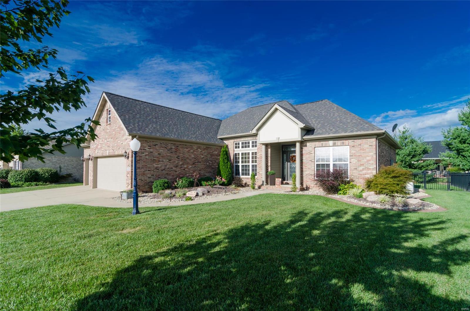 3324 Piazza Lane Edwardsville, IL 62025 - Photo 1 of 37