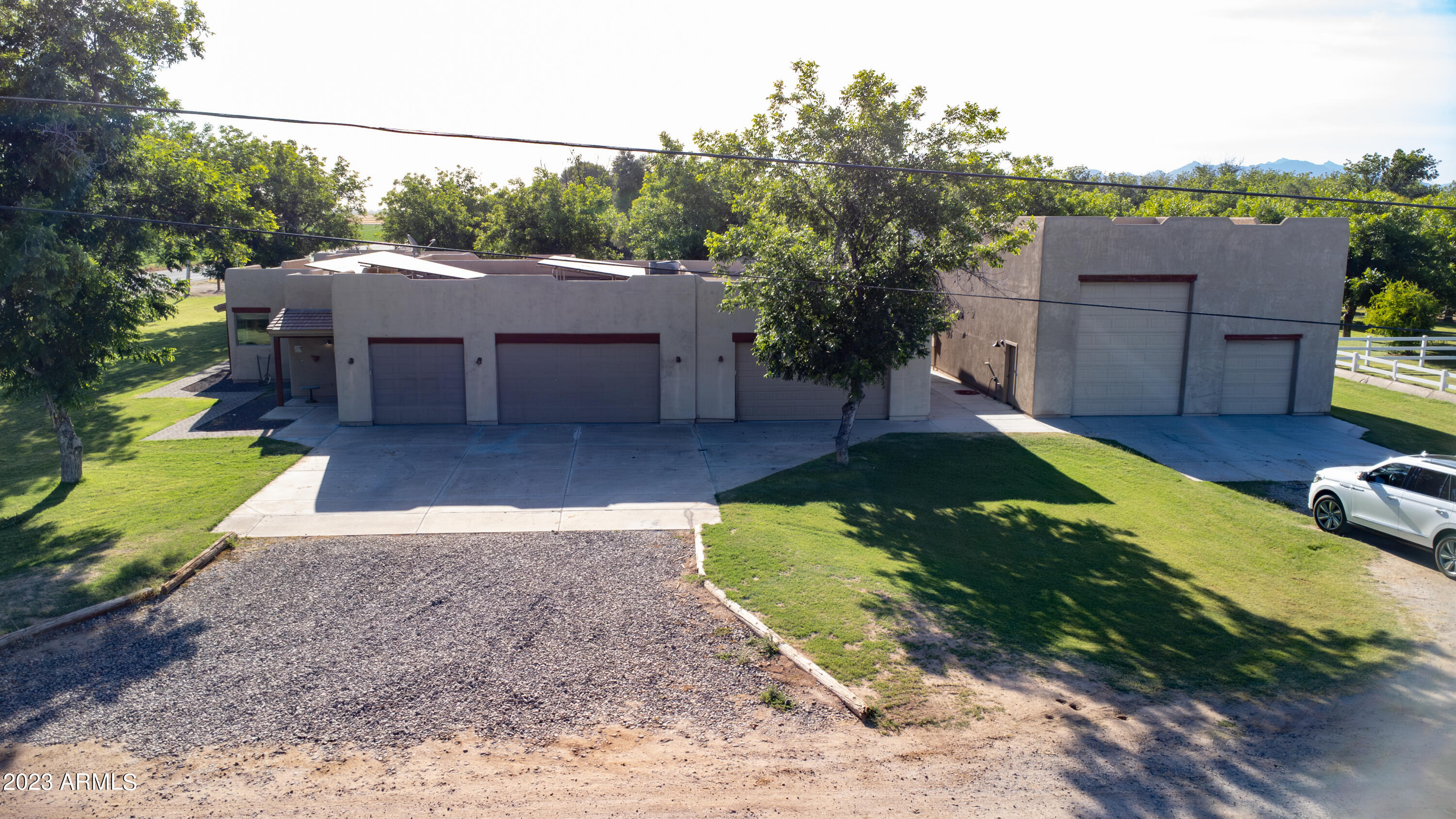 19707 West Fremont Road Buckeye, AZ 85326 - Photo 5 of 9 Garages