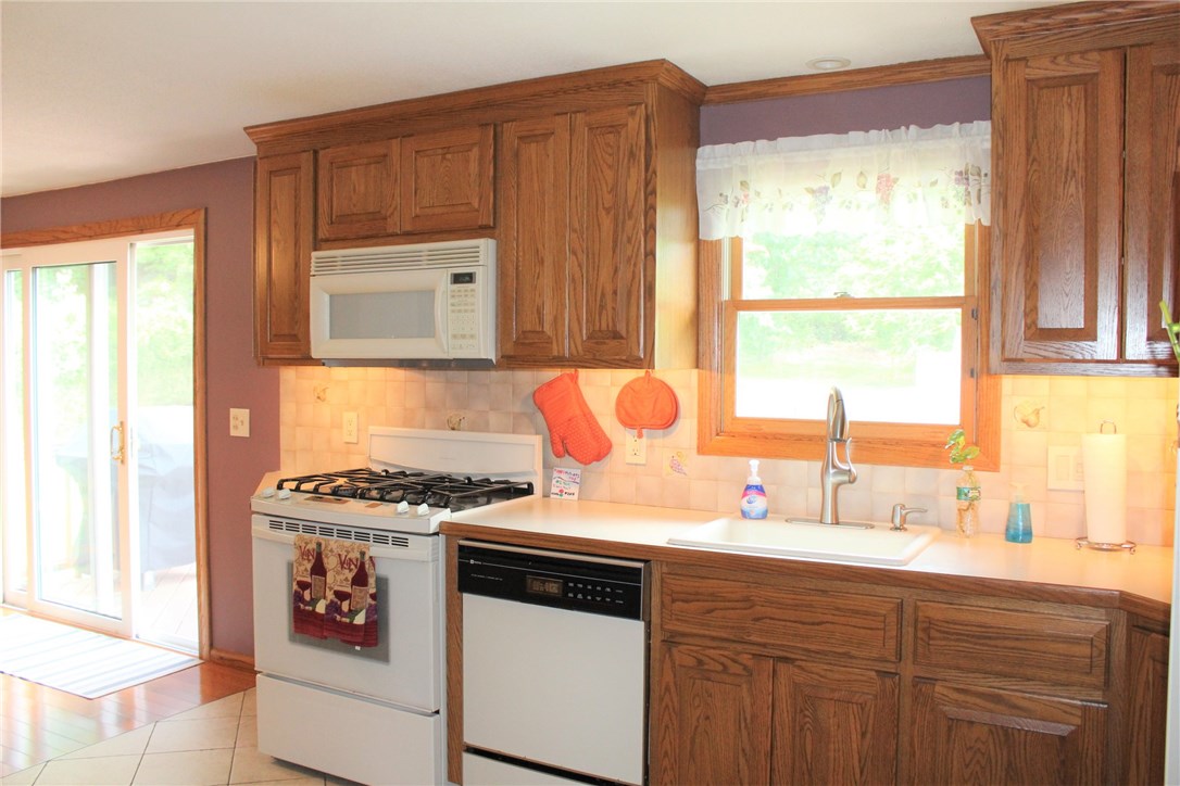 70 Nancy Court Woonsocket, RI 02895 - Photo 4 of 21