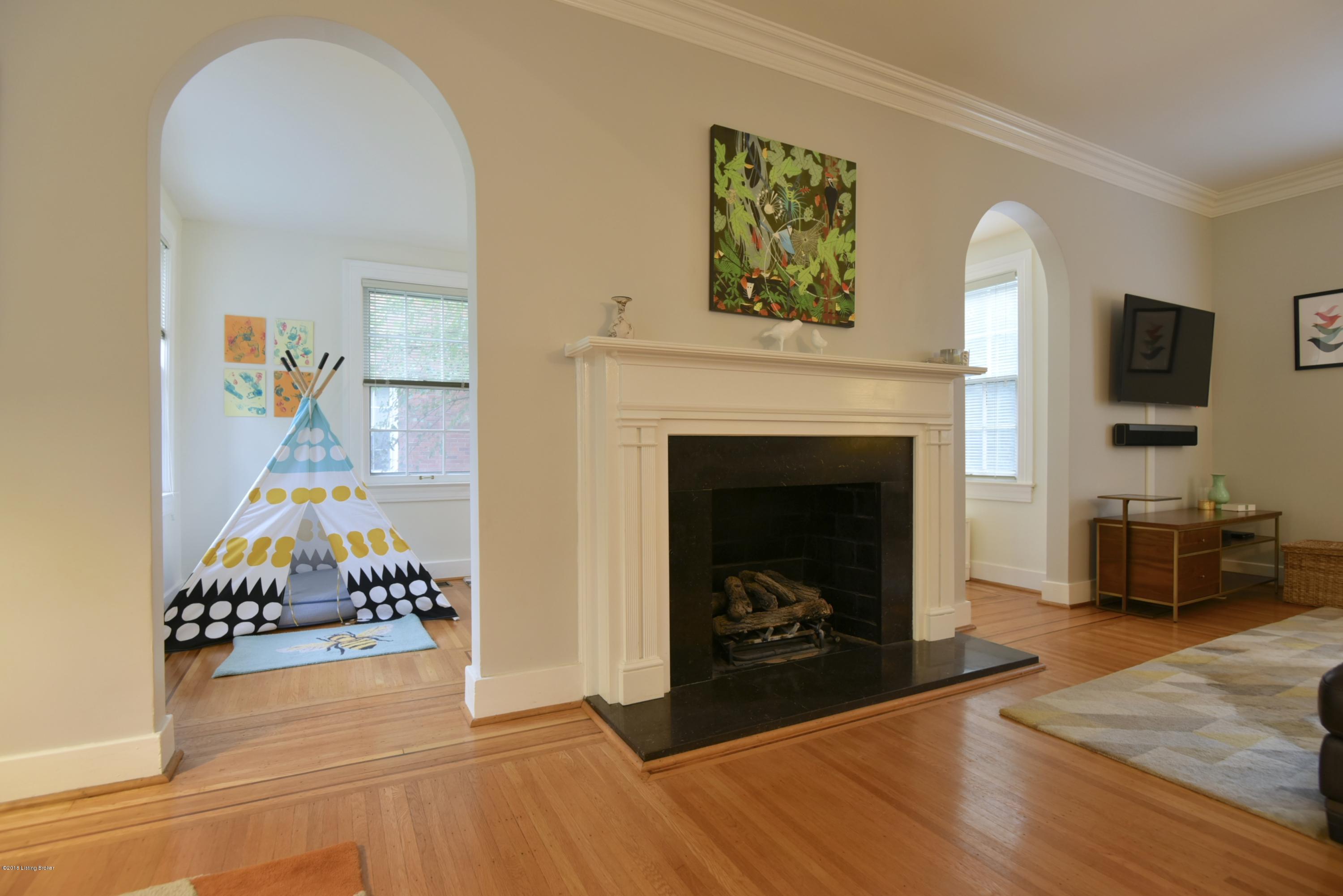 2614 Meadow Road Louisville, KY 40205 - Photo 14 of 33 Living Room