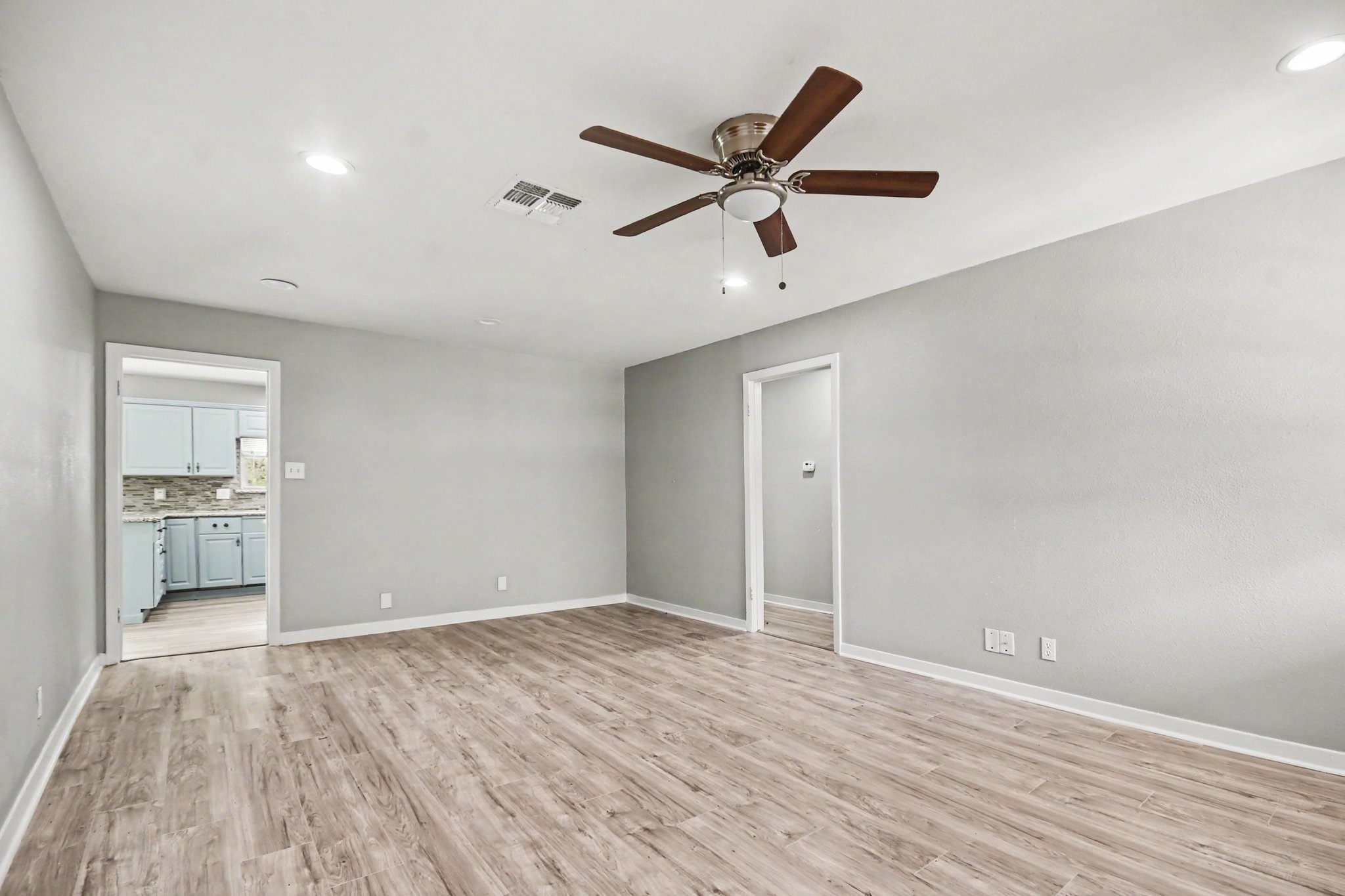 203 Chestnut Street Lake Jackson, TX 77566 - Photo 17 of 31