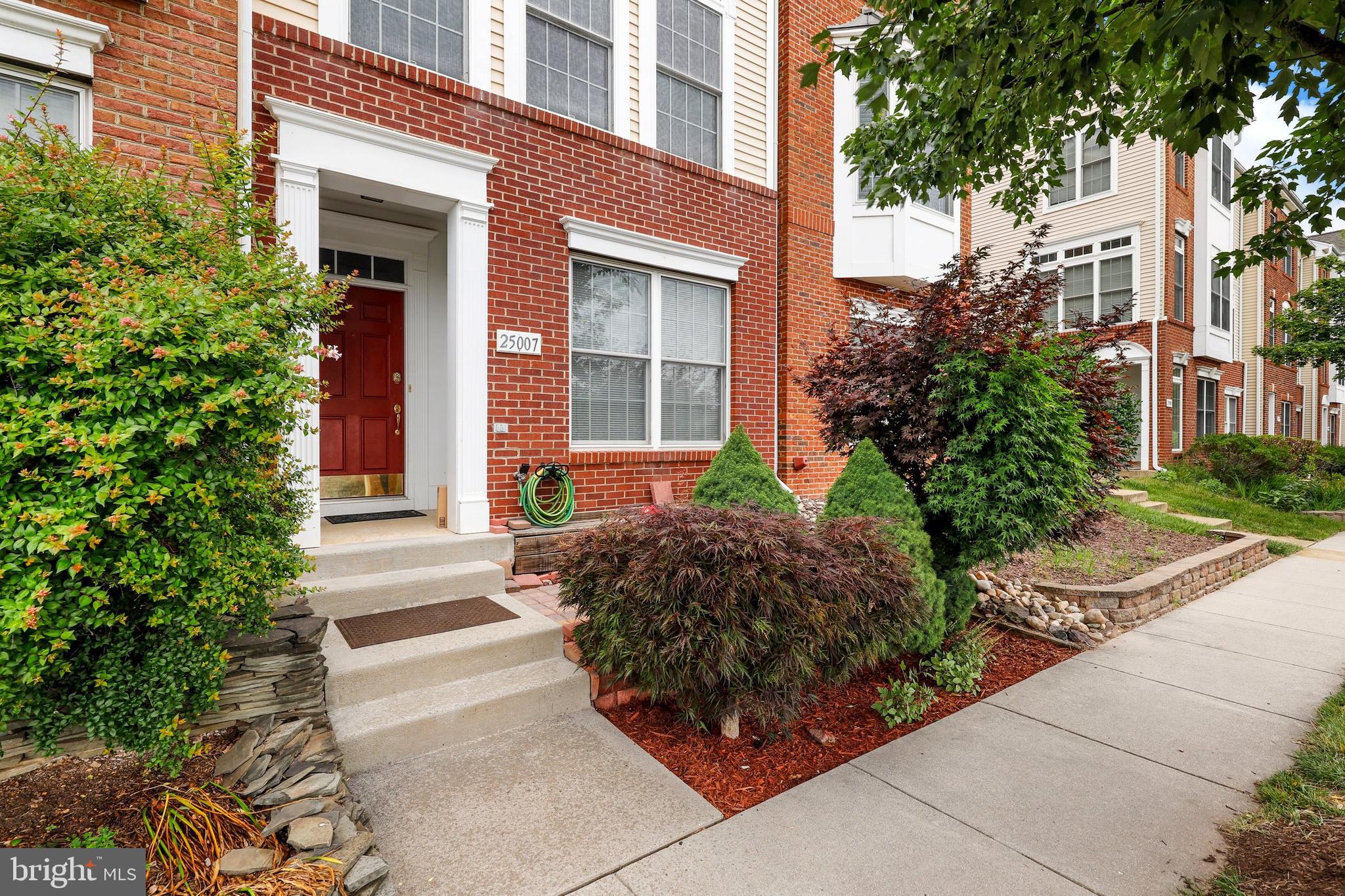 25007 Riding Center Drive Chantilly, VA 20152 - Photo 2 of 28 Gallery Image 2