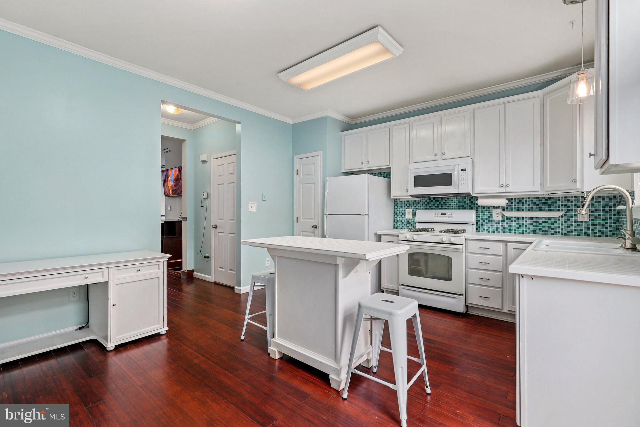 25007 Riding Center Drive Chantilly, VA 20152 - Photo 8 of 28 Gallery Image 8