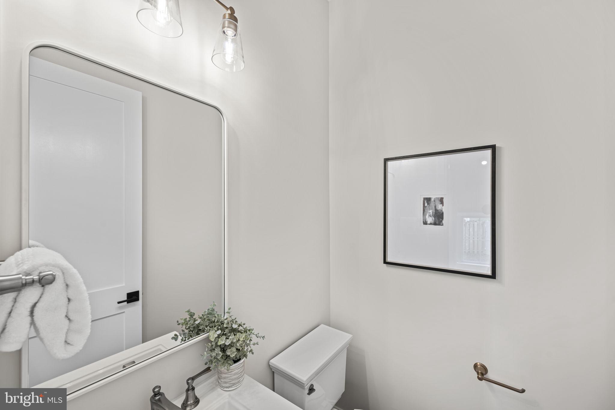 8911 Ewing Drive Bethesda, MD 20817 - Photo 20 of 67 Powder Room