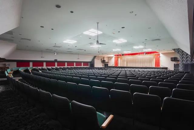 $125,000 | 10467 Sunrise Lakes Boulevard, Unit 210, Sunrise, FL 33322