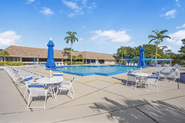 $125,000 | 10467 Sunrise Lakes Boulevard, Unit 210, Sunrise, FL 33322