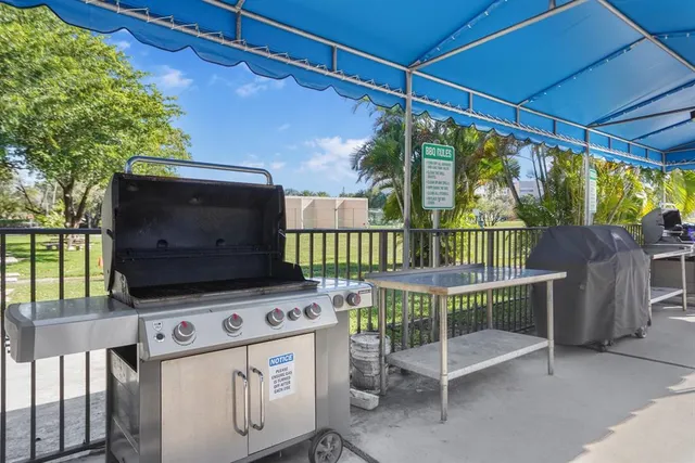 $125,000 | 10467 Sunrise Lakes Boulevard, Unit 210, Sunrise, FL 33322