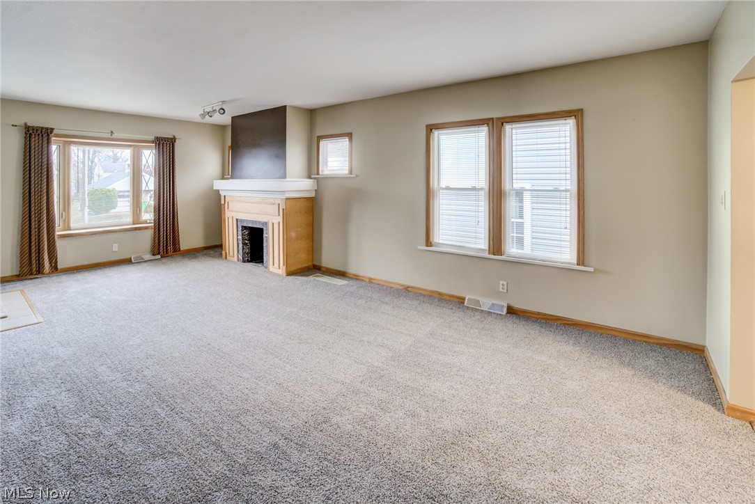 12920 Littleton Road Garfield Heights, OH 44125 - Photo 7 of 24