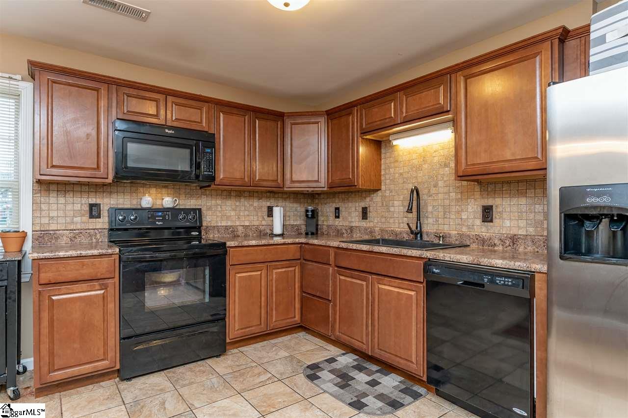 111 State Rd S-42-2623 Greer, SC 29651 - Photo 8 of 28 Gallery Image 8