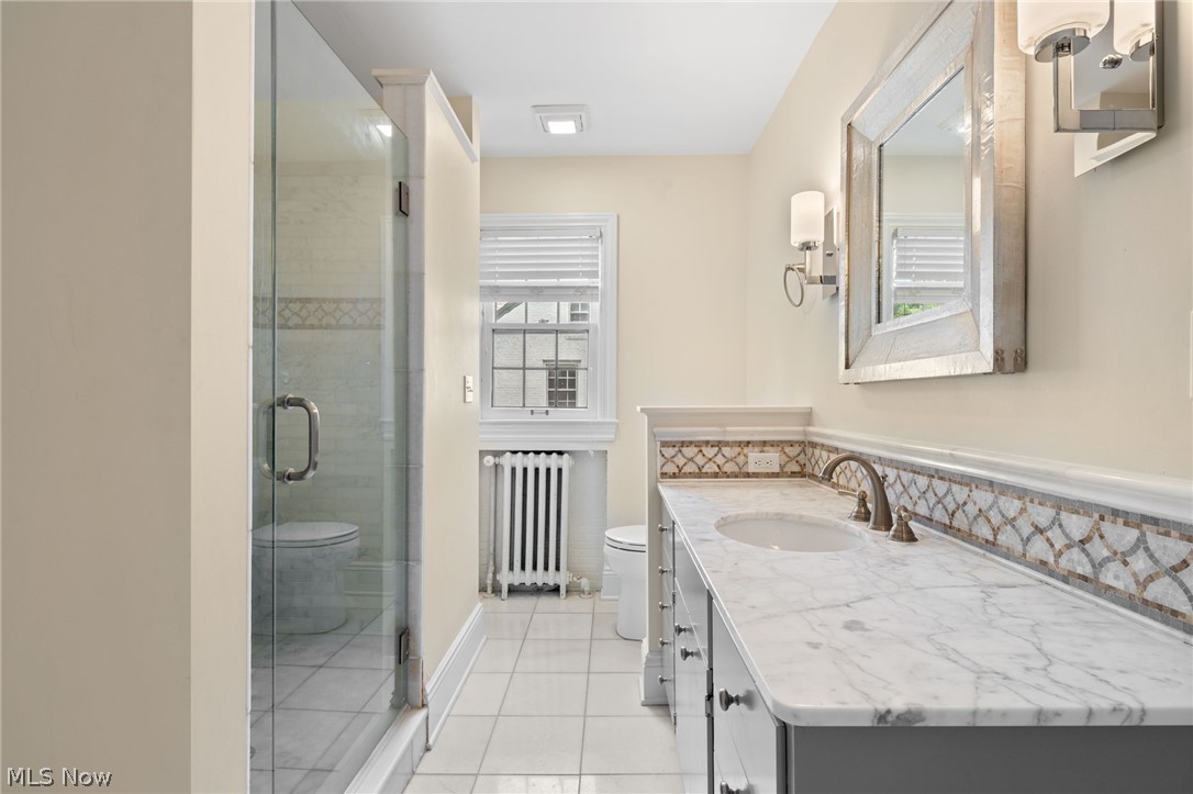 2968 Glengary Road Cleveland, OH 44120 - Photo 34 of 49 Jack and Jill Bath