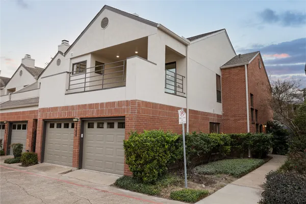 $4,000 | 2668 Bering Drive, Unit 2668, Houston, TX 77057