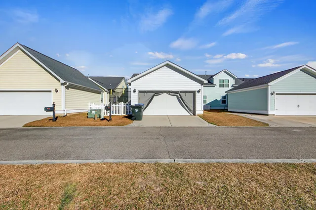 $2,690 | 105 Crossandra Avenue, Summerville, SC 29483