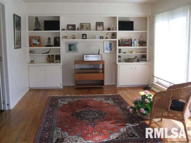 22 Watch Hill Road Rock Island, IL 61201 - Photo 3 of 11 Gallery Image 3